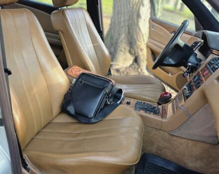 Серый Мерседес 220, объемом двигателя 2.2 л и пробегом 333 тыс. км за 1899 $, фото 13 на Automoto.ua