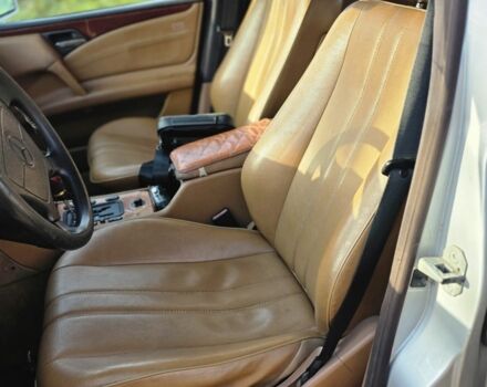 Серый Мерседес 220, объемом двигателя 2.2 л и пробегом 333 тыс. км за 1899 $, фото 15 на Automoto.ua