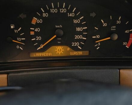 Серый Мерседес 220, объемом двигателя 2.2 л и пробегом 333 тыс. км за 1899 $, фото 20 на Automoto.ua