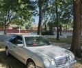 Серый Мерседес 220, объемом двигателя 2.2 л и пробегом 213 тыс. км за 3009 $, фото 1 на Automoto.ua