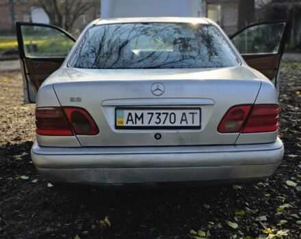 Серый Мерседес 220, объемом двигателя 2.2 л и пробегом 333 тыс. км за 1899 $, фото 8 на Automoto.ua