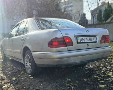 Серый Мерседес 220, объемом двигателя 2.2 л и пробегом 333 тыс. км за 1899 $, фото 7 на Automoto.ua