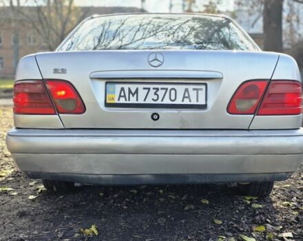 Серый Мерседес 220, объемом двигателя 2.2 л и пробегом 333 тыс. км за 1899 $, фото 6 на Automoto.ua