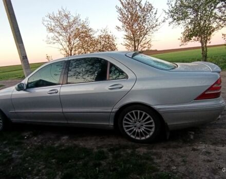 Серый Мерседес 220, объемом двигателя 5 л и пробегом 300 тыс. км за 4000 $, фото 3 на Automoto.ua