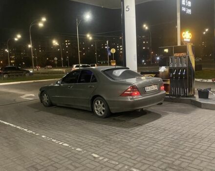 Серый Мерседес 220, объемом двигателя 5 л и пробегом 420 тыс. км за 2800 $, фото 1 на Automoto.ua