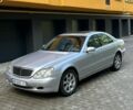 Серый Мерседес 220, объемом двигателя 4.3 л и пробегом 290 тыс. км за 2946 $, фото 1 на Automoto.ua