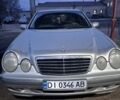 Серый Мерседес 220, объемом двигателя 2.1 л и пробегом 290 тыс. км за 3650 $, фото 1 на Automoto.ua