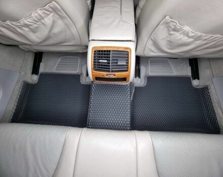 Серый Мерседес 220, объемом двигателя 4.3 л и пробегом 468 тыс. км за 5000 $, фото 5 на Automoto.ua