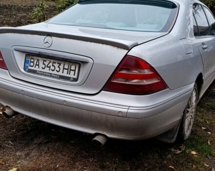 Серый Мерседес 220, объемом двигателя 5 л и пробегом 300 тыс. км за 4000 $, фото 5 на Automoto.ua