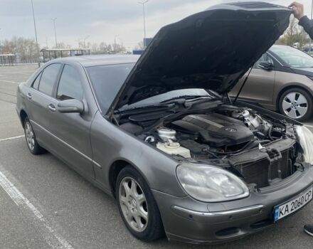 Серый Мерседес 220, объемом двигателя 5 л и пробегом 420 тыс. км за 2800 $, фото 5 на Automoto.ua