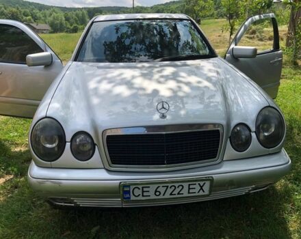 Сірий Мерседес 220, об'ємом двигуна 2.2 л та пробігом 50 тис. км за 3800 $, фото 4 на Automoto.ua