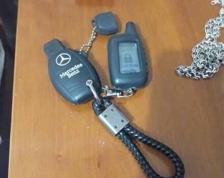 Серый Мерседес 220, объемом двигателя 3.2 л и пробегом 450 тыс. км за 5300 $, фото 9 на Automoto.ua