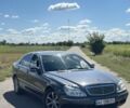 Сірий Мерседес 220, об'ємом двигуна 3.2 л та пробігом 150 тис. км за 7498 $, фото 1 на Automoto.ua