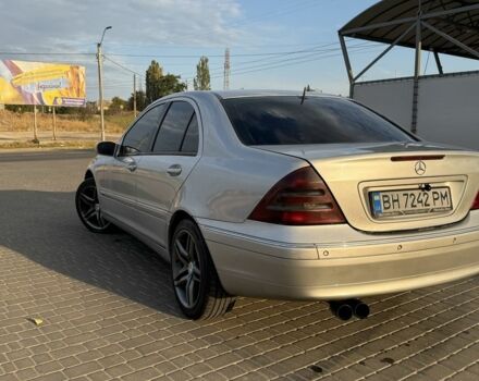 Серый Мерседес 220, объемом двигателя 2.1 л и пробегом 390 тыс. км за 5000 $, фото 3 на Automoto.ua