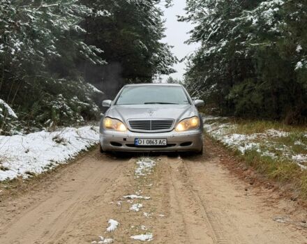 Серый Мерседес 220, объемом двигателя 3.2 л и пробегом 550 тыс. км за 3800 $, фото 4 на Automoto.ua