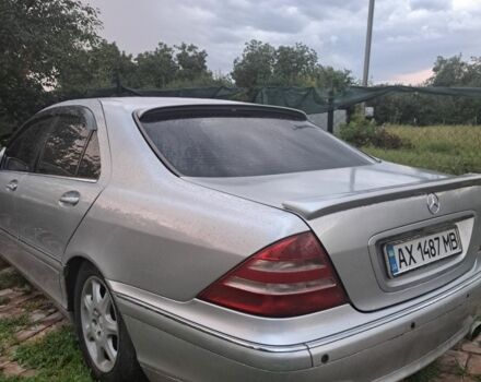 Серый Мерседес 220, объемом двигателя 3.2 л и пробегом 300 тыс. км за 5700 $, фото 2 на Automoto.ua