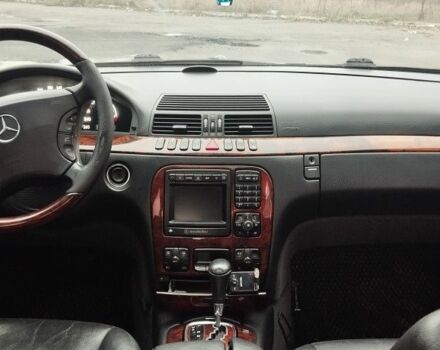 Серый Мерседес 220, объемом двигателя 5.8 л и пробегом 299 тыс. км за 3499 $, фото 10 на Automoto.ua