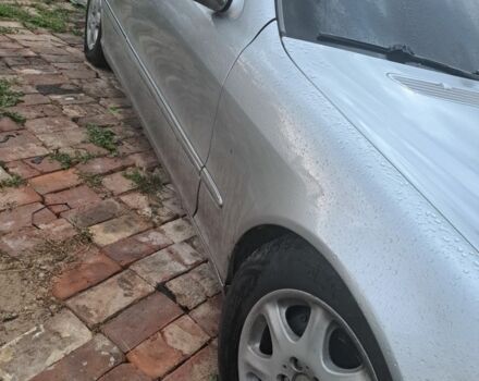 Серый Мерседес 220, объемом двигателя 3.2 л и пробегом 300 тыс. км за 5700 $, фото 4 на Automoto.ua