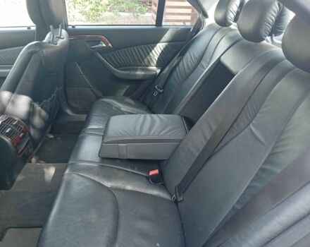 Серый Мерседес 220, объемом двигателя 3.2 л и пробегом 305 тыс. км за 6400 $, фото 12 на Automoto.ua