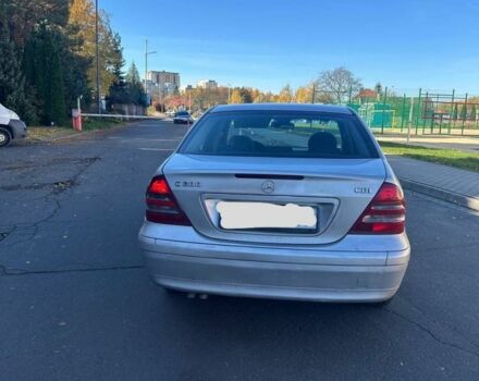 Серый Мерседес 220, объемом двигателя 2.2 л и пробегом 300 тыс. км за 1950 $, фото 7 на Automoto.ua