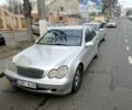 Серый Мерседес 220, объемом двигателя 2.2 л и пробегом 247 тыс. км за 2700 $, фото 1 на Automoto.ua