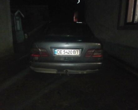 Серый Мерседес 220, объемом двигателя 2.1 л и пробегом 3 тыс. км за 2500 $, фото 2 на Automoto.ua