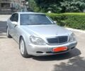 Серый Мерседес 220, объемом двигателя 5 л и пробегом 300 тыс. км за 6800 $, фото 1 на Automoto.ua