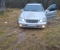 Сірий Мерседес 220, об'ємом двигуна 2 л та пробігом 250 тис. км за 2200 $, фото 1 на Automoto.ua