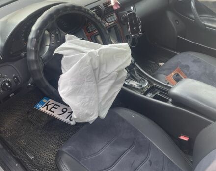 Серый Мерседес 220, объемом двигателя 2.1 л и пробегом 330 тыс. км за 1996 $, фото 6 на Automoto.ua