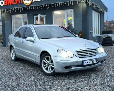 Серый Мерседес 220, объемом двигателя 2.1 л и пробегом 320 тыс. км за 3800 $, фото 2 на Automoto.ua