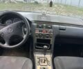 Серый Мерседес 220, объемом двигателя 0 л и пробегом 300 тыс. км за 1350 $, фото 1 на Automoto.ua
