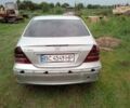 Сірий Мерседес 220, об'ємом двигуна 0 л та пробігом 211 тис. км за 3100 $, фото 1 на Automoto.ua
