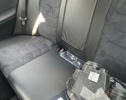 Серый Мерседес 220, объемом двигателя 2.1 л и пробегом 330 тыс. км за 1996 $, фото 7 на Automoto.ua