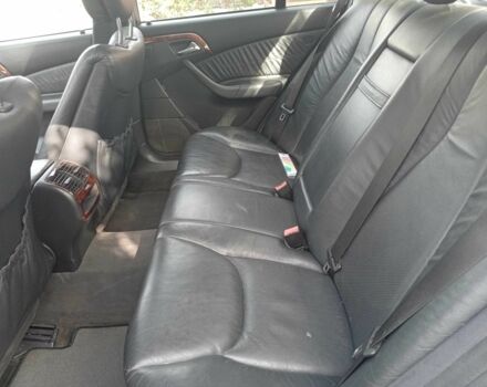 Серый Мерседес 220, объемом двигателя 3.2 л и пробегом 305 тыс. км за 6400 $, фото 13 на Automoto.ua