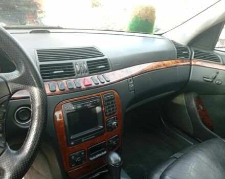 Серый Мерседес 220, объемом двигателя 3.2 л и пробегом 305 тыс. км за 6400 $, фото 15 на Automoto.ua