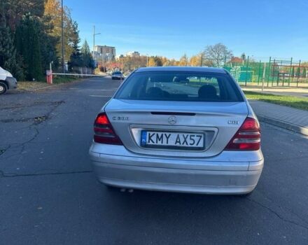 Серый Мерседес 220, объемом двигателя 2.2 л и пробегом 300 тыс. км за 1950 $, фото 3 на Automoto.ua