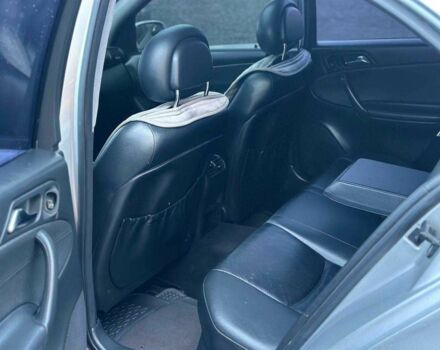 Серый Мерседес 220, объемом двигателя 2.1 л и пробегом 320 тыс. км за 3800 $, фото 5 на Automoto.ua