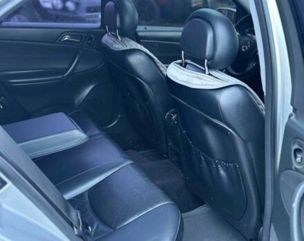 Серый Мерседес 220, объемом двигателя 2.1 л и пробегом 320 тыс. км за 3800 $, фото 6 на Automoto.ua