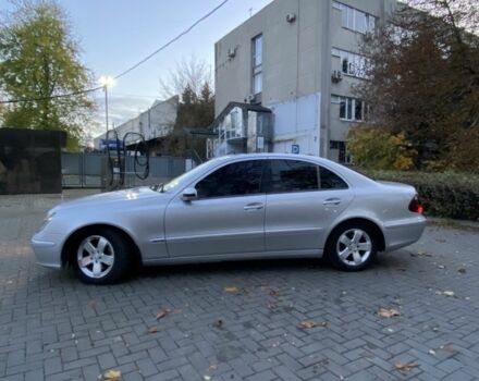 Серый Мерседес 220, объемом двигателя 2.2 л и пробегом 351 тыс. км за 5400 $, фото 1 на Automoto.ua