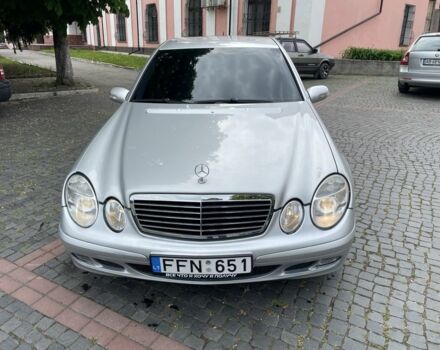 Серый Мерседес 220, объемом двигателя 2.2 л и пробегом 340 тыс. км за 2999 $, фото 1 на Automoto.ua
