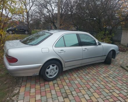 Серый Мерседес 220, объемом двигателя 2.1 л и пробегом 535 тыс. км за 2963 $, фото 12 на Automoto.ua