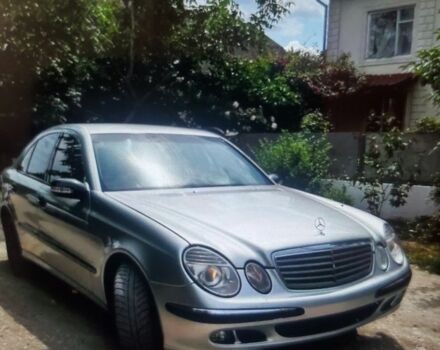 Серый Мерседес 220, объемом двигателя 3.2 л и пробегом 400 тыс. км за 3927 $, фото 3 на Automoto.ua
