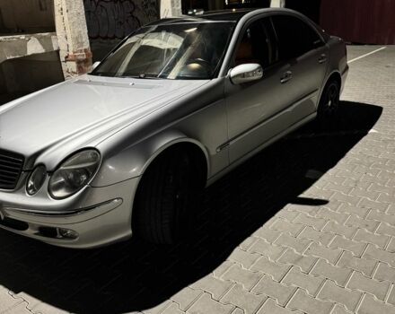Серый Мерседес 220, объемом двигателя 2.2 л и пробегом 340 тыс. км за 6300 $, фото 1 на Automoto.ua