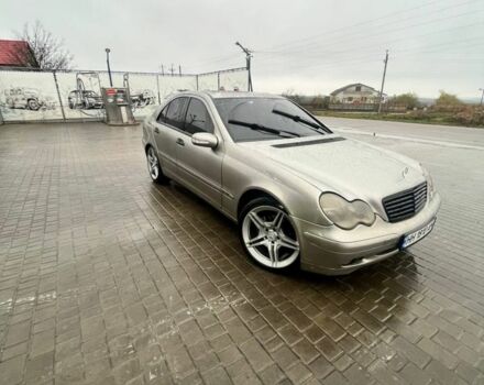 Серый Мерседес 220, объемом двигателя 2.1 л и пробегом 300 тыс. км за 5200 $, фото 1 на Automoto.ua