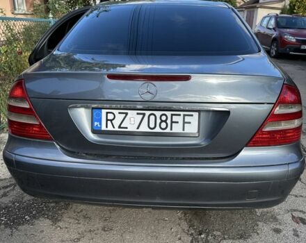 Серый Мерседес 220, объемом двигателя 2.2 л и пробегом 380 тыс. км за 3200 $, фото 12 на Automoto.ua