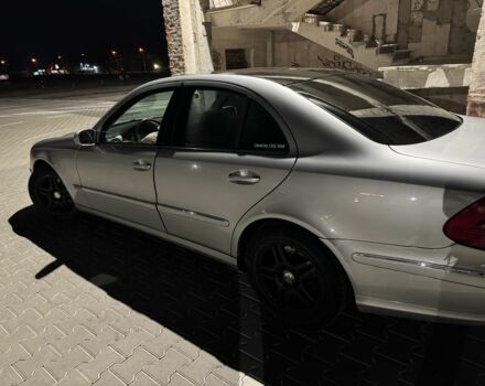 Серый Мерседес 220, объемом двигателя 2.2 л и пробегом 340 тыс. км за 6300 $, фото 4 на Automoto.ua