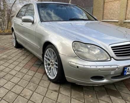 Серый Мерседес 220, объемом двигателя 3.2 л и пробегом 350 тыс. км за 4699 $, фото 2 на Automoto.ua