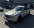 Серый Мерседес 220, объемом двигателя 2.1 л и пробегом 336 тыс. км за 4500 $, фото 1 на Automoto.ua