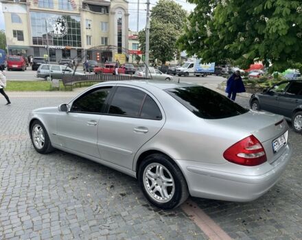 Серый Мерседес 220, объемом двигателя 2.2 л и пробегом 340 тыс. км за 2999 $, фото 4 на Automoto.ua