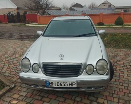 Серый Мерседес 220, объемом двигателя 2.1 л и пробегом 535 тыс. км за 2963 $, фото 16 на Automoto.ua